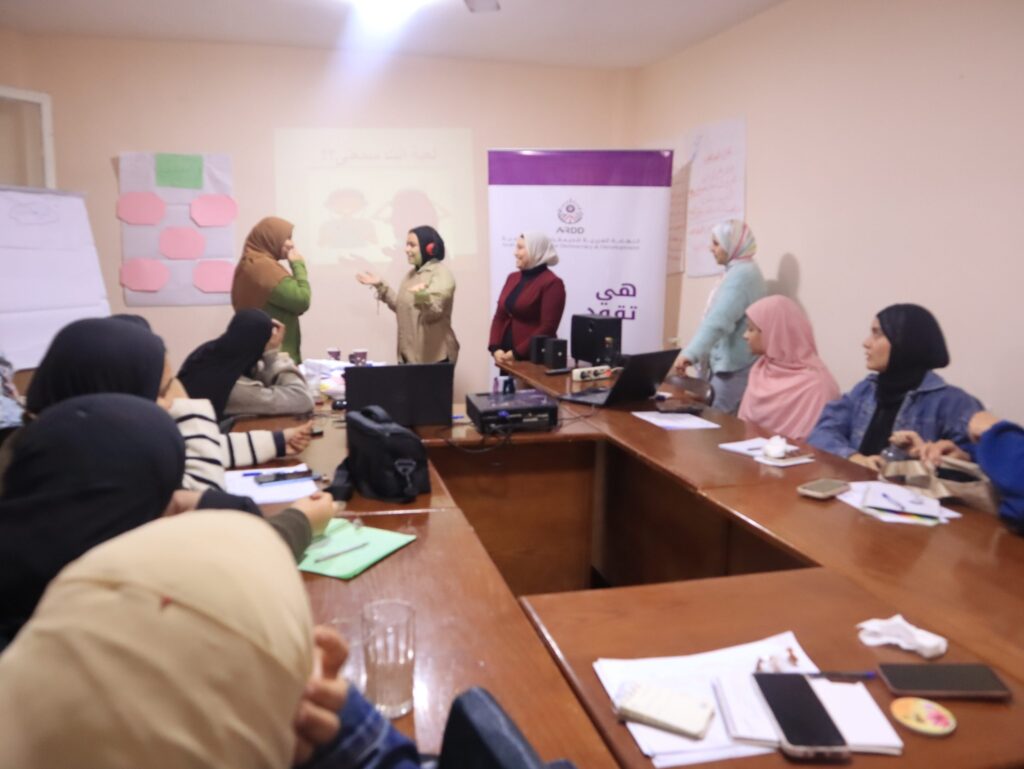 هي تقود…النهضة (أرض) تعزز مهارات الحوكمة المحلية والمناصرة للشابات في مصر والأردن