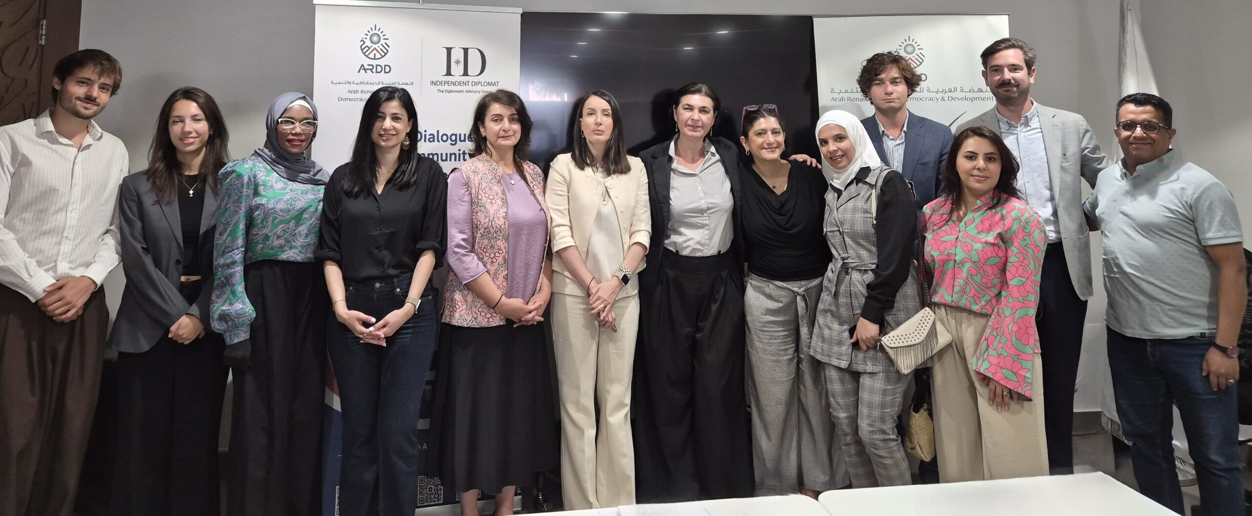 النهضة (أرض) تستضيف وفداً من وزارة الخارجية الهولندية لبحث واقع اللاجئين وتعزيز الاستجابة المحلية